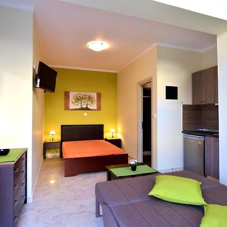Elia Beach Modern Suites ฟิออยิตา ภายนอก รูปภาพ