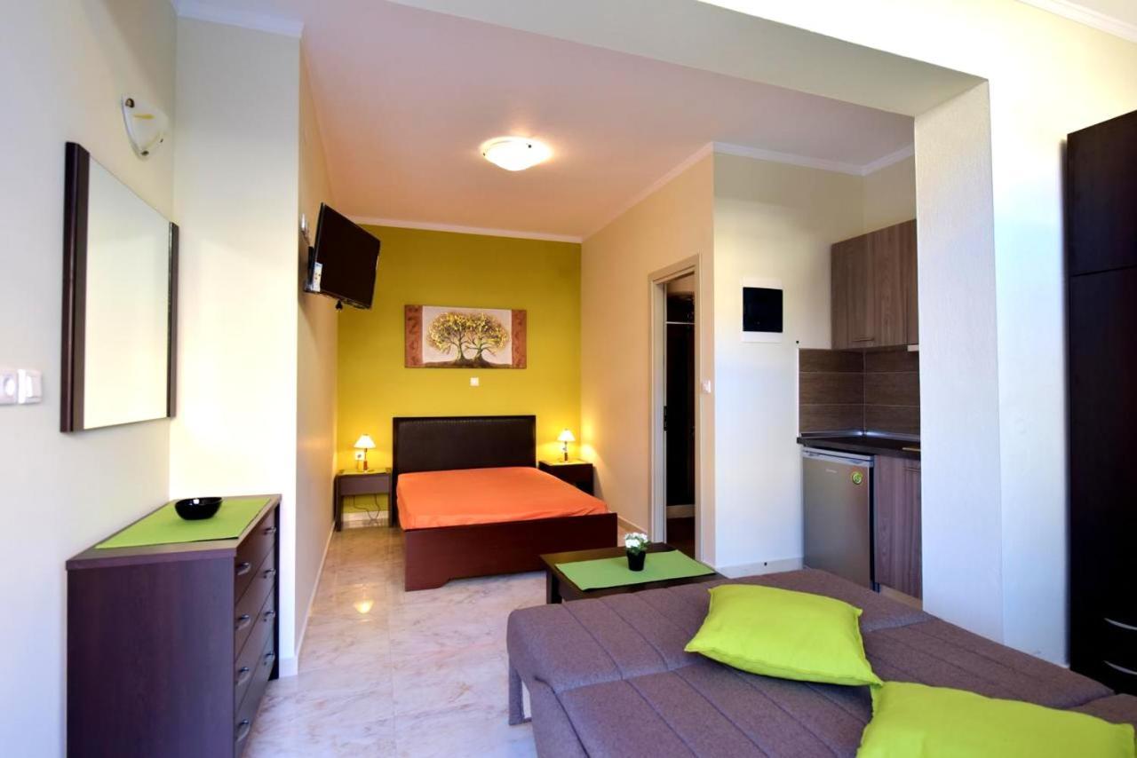 Elia Beach Modern Suites ฟิออยิตา ภายนอก รูปภาพ