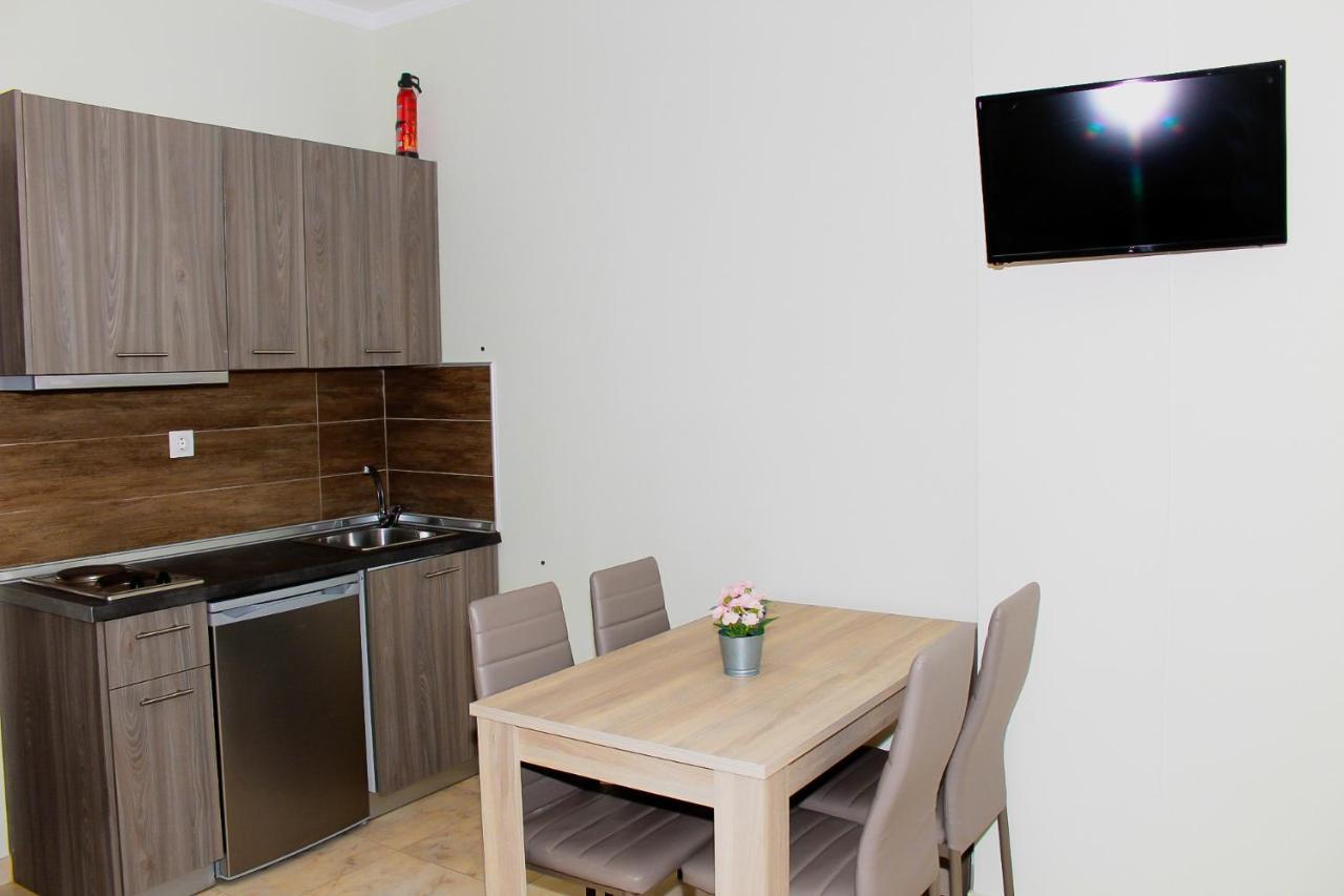 Elia Beach Modern Suites ฟิออยิตา ภายนอก รูปภาพ
