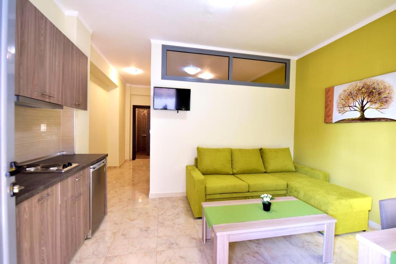 Elia Beach Modern Suites ฟิออยิตา ภายนอก รูปภาพ