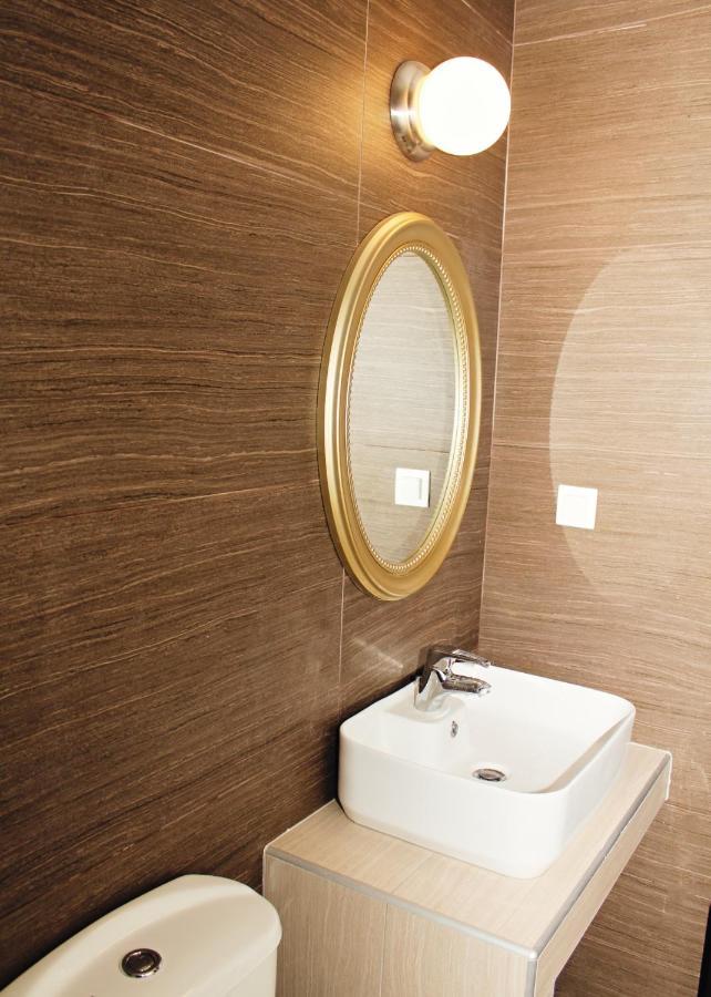 Elia Beach Modern Suites ฟิออยิตา ภายนอก รูปภาพ